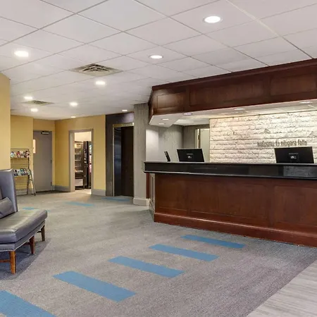 Days Inn By Wyndham Niagara Falls Near The Falls-3