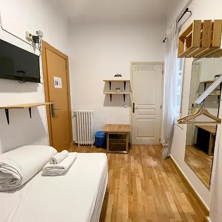 Az The Bridge Hostel - Coliving-3