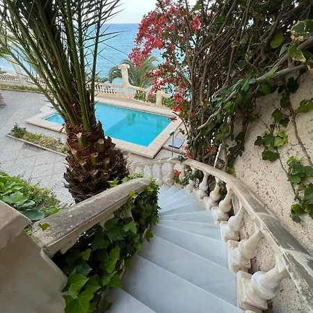 Chambre Dans Une Magnifique Villa Avec Sa Plage Et Piscine Vue Imprenable Sur La Mer-3