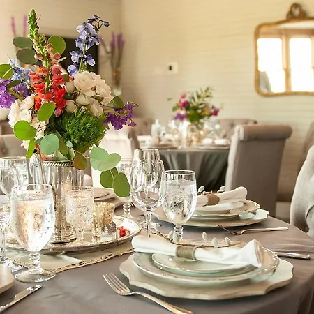 Dabbs Hotel Bed And Breakfast-3