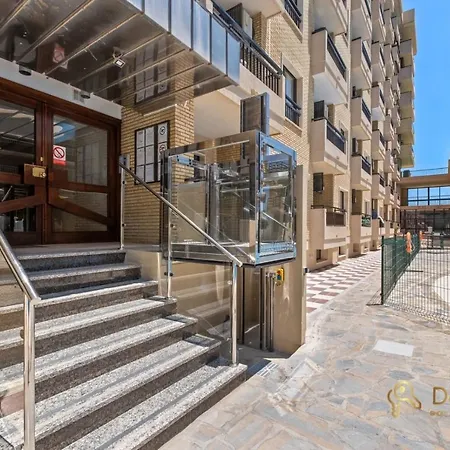 Apartamentos Con Parking Privado En El Paseo Maritimo De Fuengirola-3