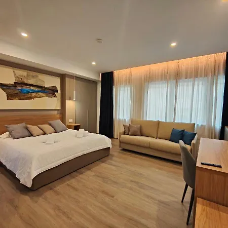 Carducci Art Guesthouse-3