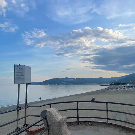 Due Passi Dal Mare-3