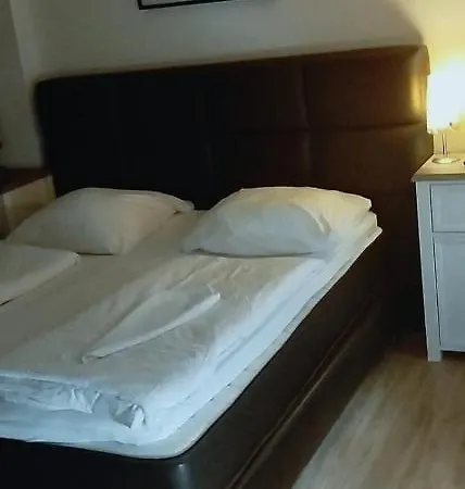 Zur Schoenen Aussicht-2
