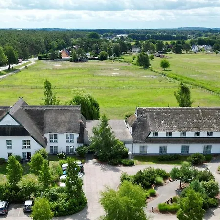 Friesenhof Hotel-Restaurant-Reitanlage-3