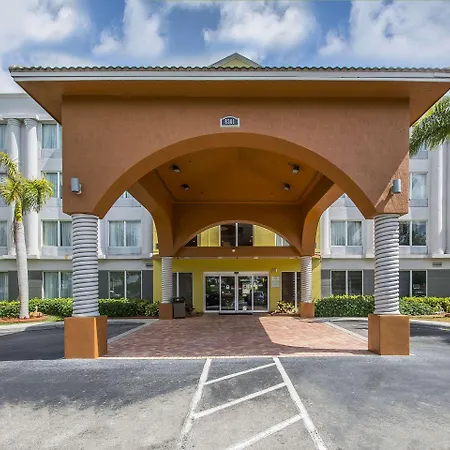 Comfort Suites Tamarac Sawgrass-2