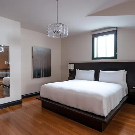 Le Petit Hotel Montreal-2