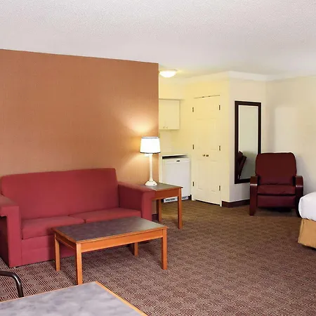Econo Lodge-3