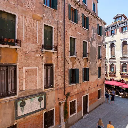 H10 Palazzo Canova-2