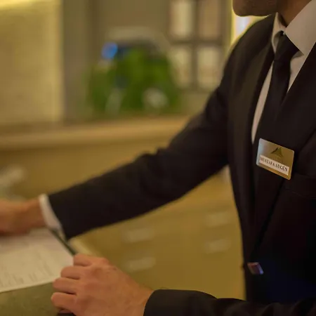 Hilly Hotel-2