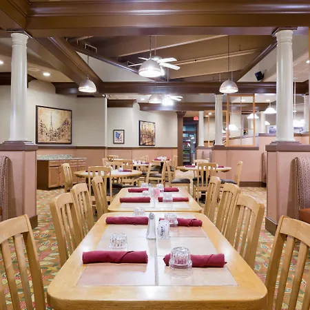 Holiday Inn & Suites St. Cloud By Ihg-3