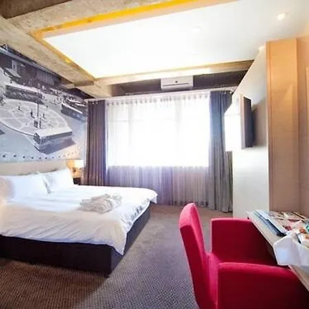 Reef Hotel-2