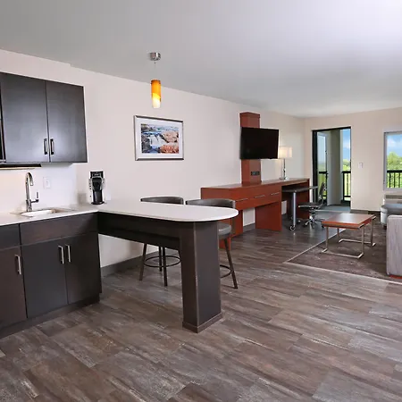Holiday Inn & Suites Sioux Falls - Airport By Ihg-3