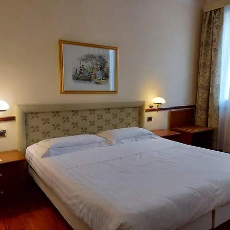 Phi Hotel Dei Medaglioni-2