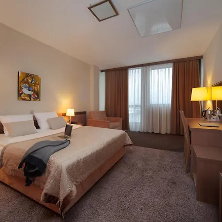 Hotel Kras-2