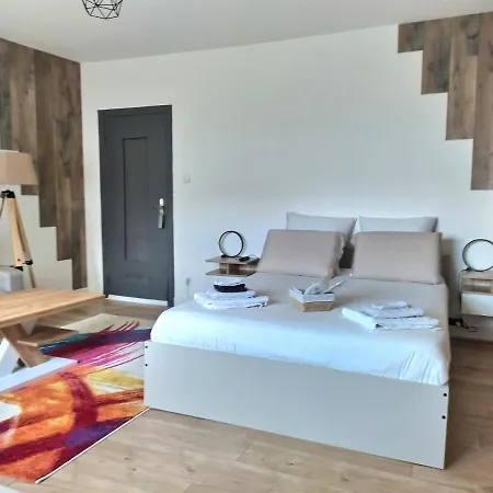 Chambre privée 23m - Canapé lit - WIFI - Appart 120m-2