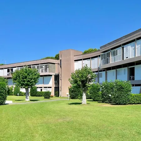 Isa - Studio 2 Beds In Residence With Swimming-Pool Bed And Bath Linen Included-3