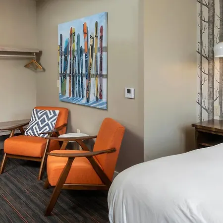 Ski Inn Taphouse Hotel-2