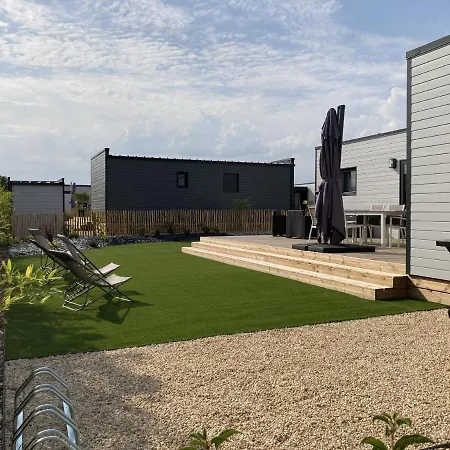 Chalet neuf pour 8 dans une résidence avec piscine-2