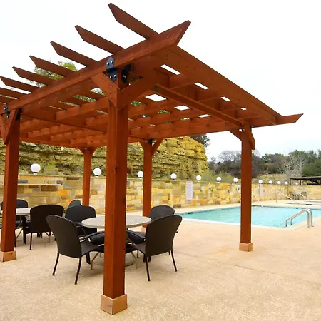Baymont Inn & Suites By Wyndham Glen Rose-2