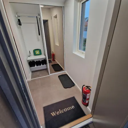 Northern Living 1 Room With Shared Bathroom-3