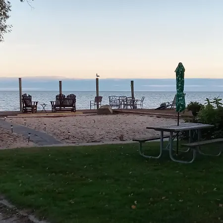 Pine Haven Beach Resort-3
