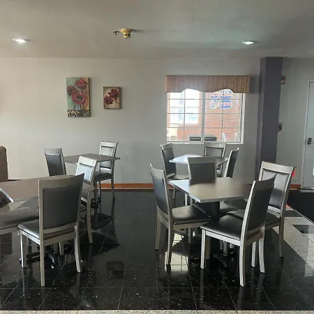 Longhorn Inn & Suites-3