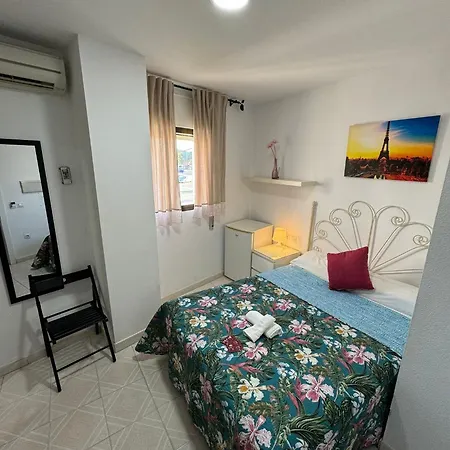 Hostal Avenida-3