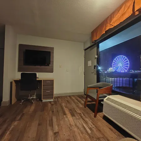 Mountain Vista Inn & Suites - Walking Distance To The Island-3
