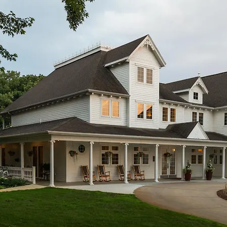 The Oakwood Inn Okoboji-2
