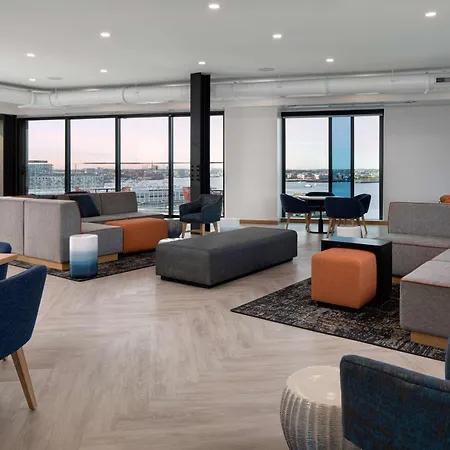 Hyatt Place Boston/Seaport District-2