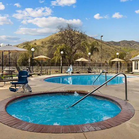 Comfort Inn & Suites Sequoia Kings Canyon-3