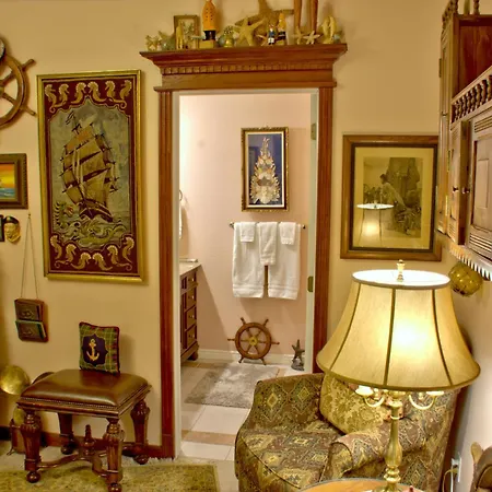 Big Yellow Inn-2