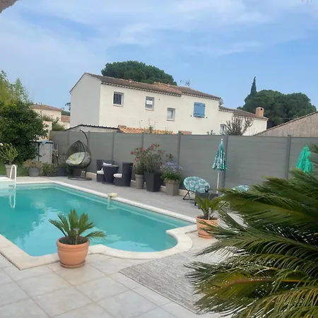 L'Hacienda, Haut De Villa , Une Chambre Avec Salle De Bain Et Toilettes Wc Privative-3