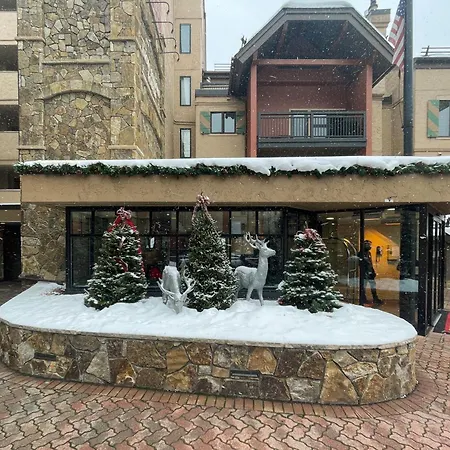 Lion Square Lodge-2