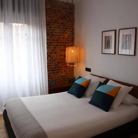 13 Suites-3