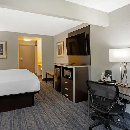 Best Western Plus Reading Inn & Suites-3