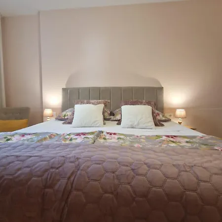 La-La Rooms-3