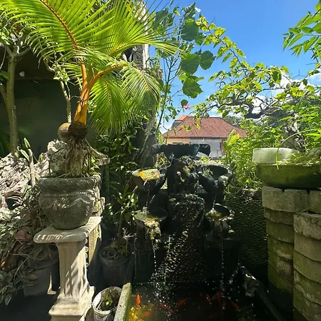 Sari Buana Bed & Breakfast-3