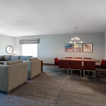 Hampton Inn Deerfield Beach-2