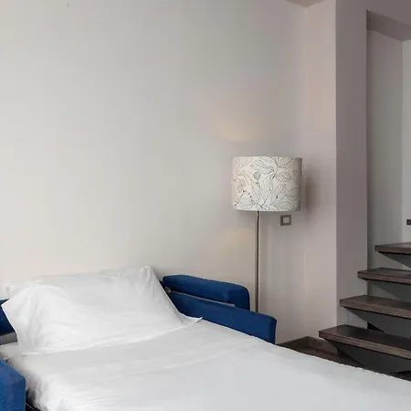 V Hotel-3