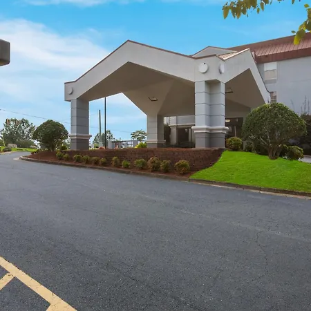 Red Roof Inn & Suites Newnan-3