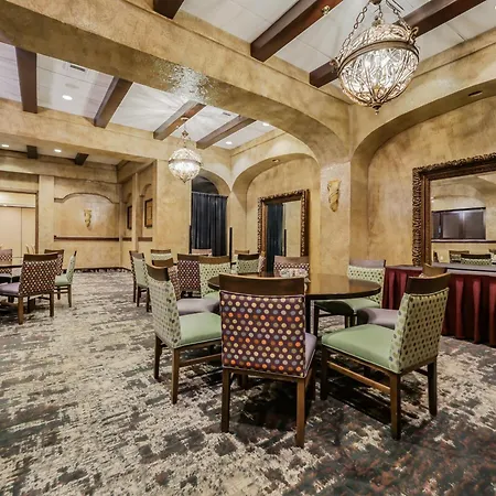 Crowne Plaza Cleveland Airport By Ihg-3