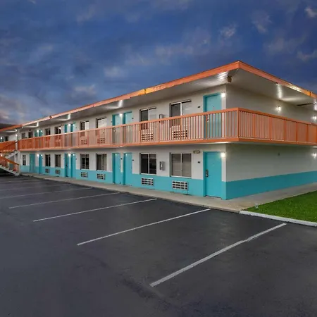 Howard Johnson By Wyndham Vero Beach/I-95-2
