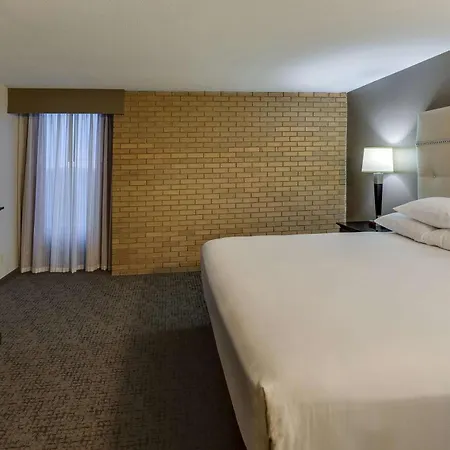 Drury Inn & Suites Columbus Dublin-2