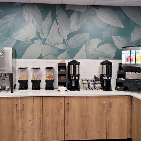 Everspring Inn And Suites-2