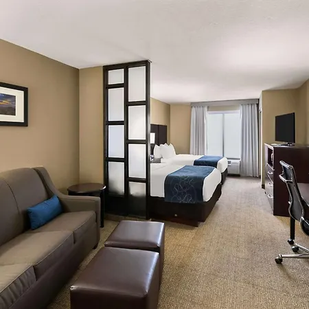 Comfort Suites Commerce-2