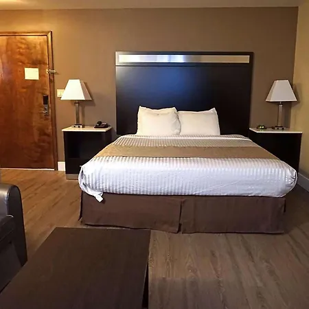 Travelodge By Wyndham Concord-3