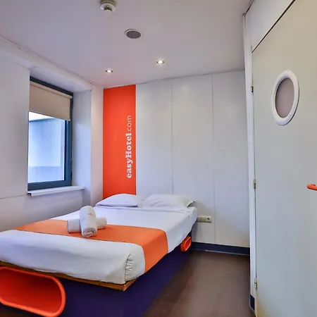 Easyhotel Sofia-2