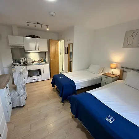 The Tas Suites - Tas Accommodations-2